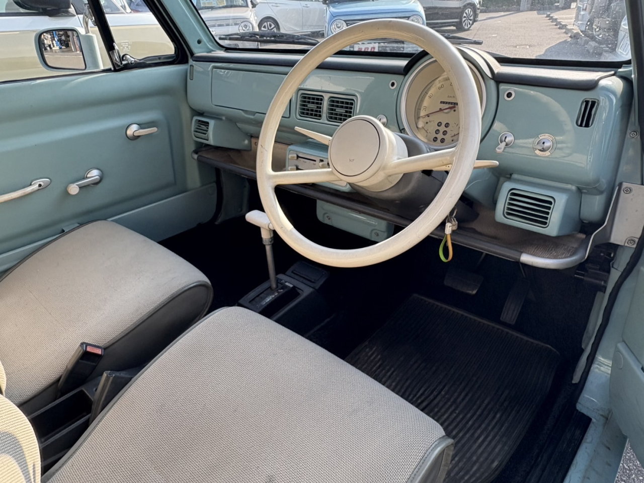 内装(ハンドル）